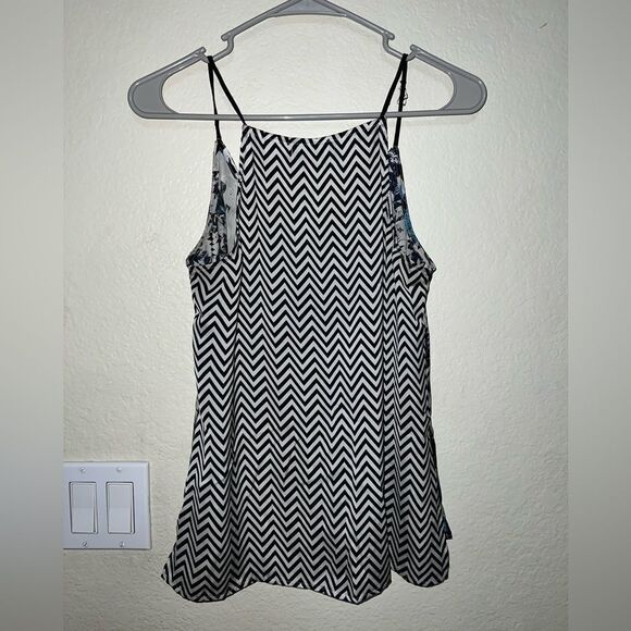 TROUVÉ TOP- size Small - Picture 2 of 2